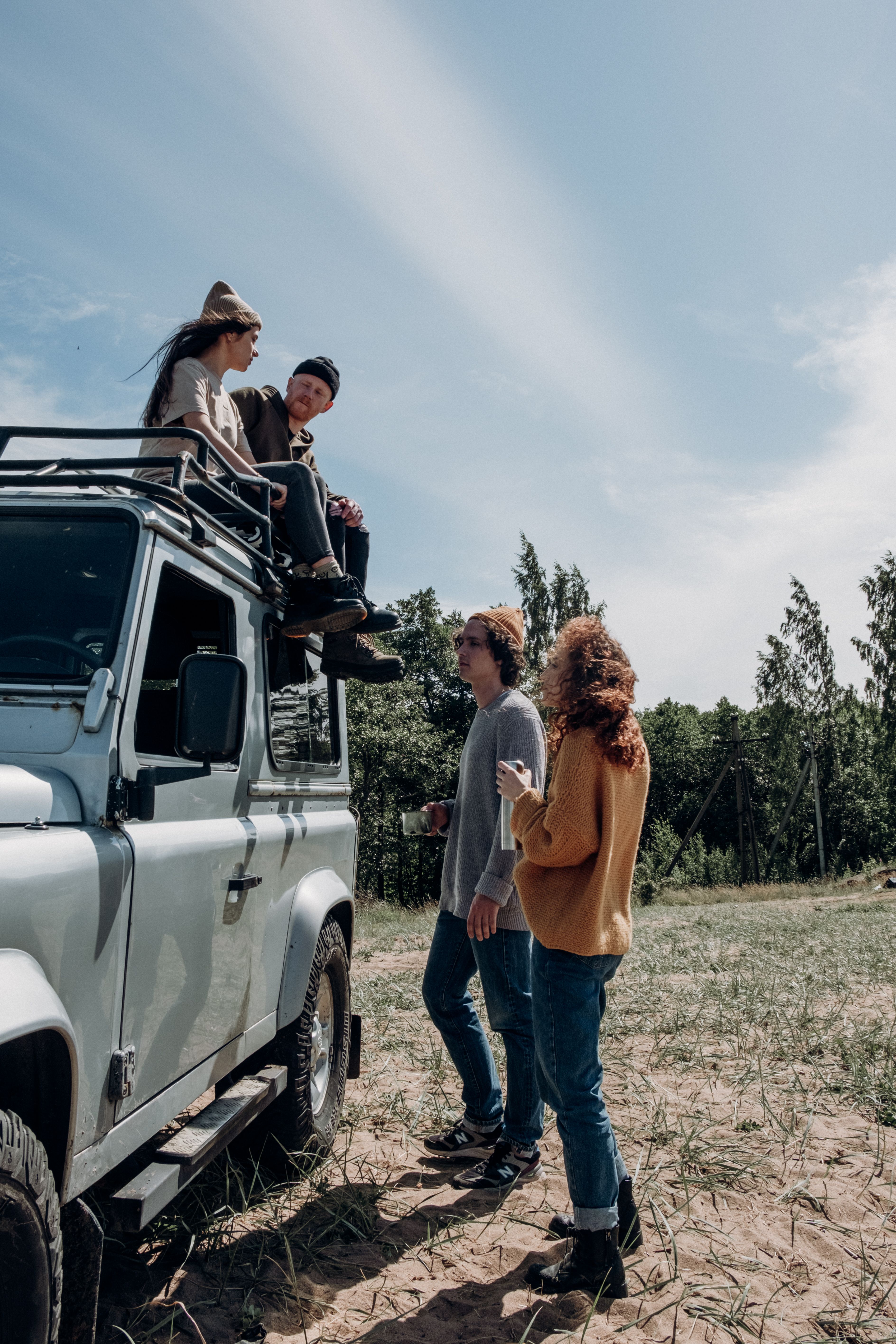 Arkadaş gruplarıyla yapılan eğlenceli jeep safari gezisi